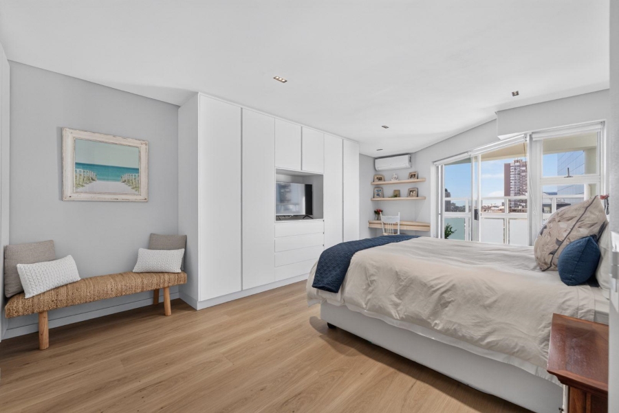 2 Bedroom Property for Sale in Sea Point Western Cape